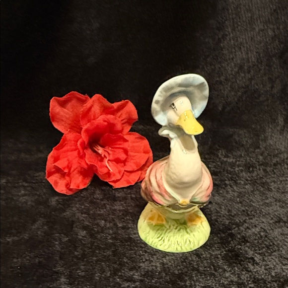 Beatrix Potter Porcelain Figurine "Jemima Puddleduck" Royal Albert England - Picture 2 of 7